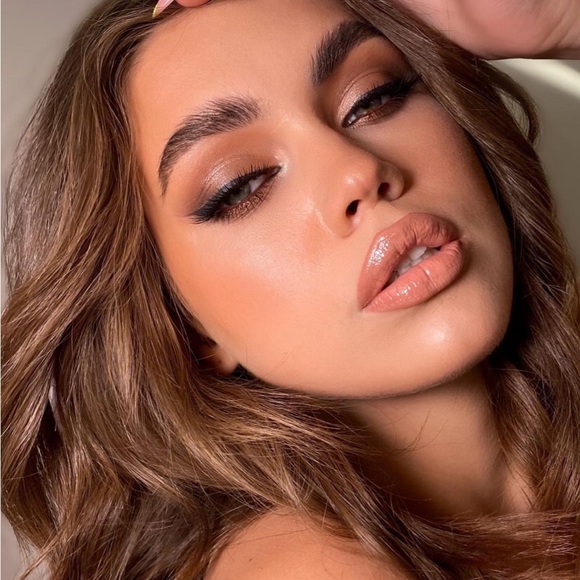 Too Faced Born This Way The Naked Nudes Eyeshadow Palette - Picture 6 of 16